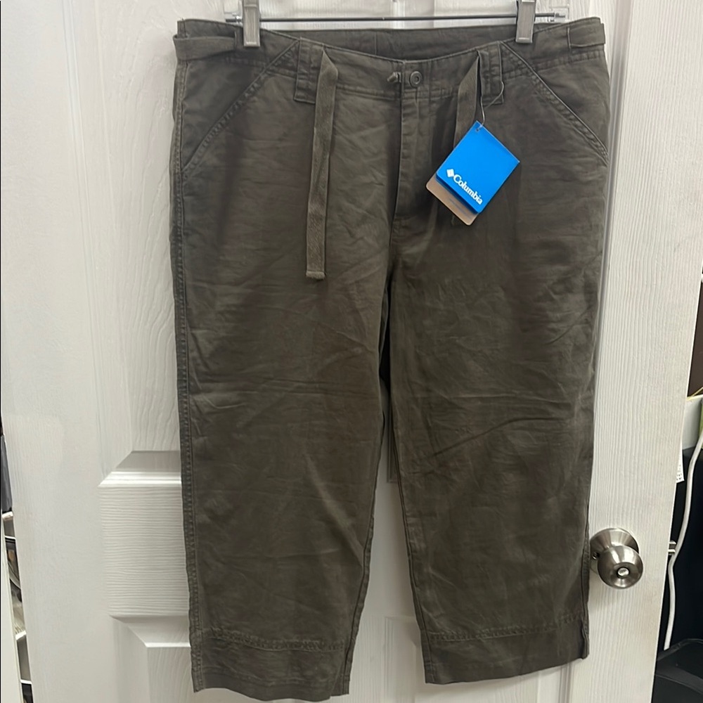 Columbia Women’s Khaki Chinos